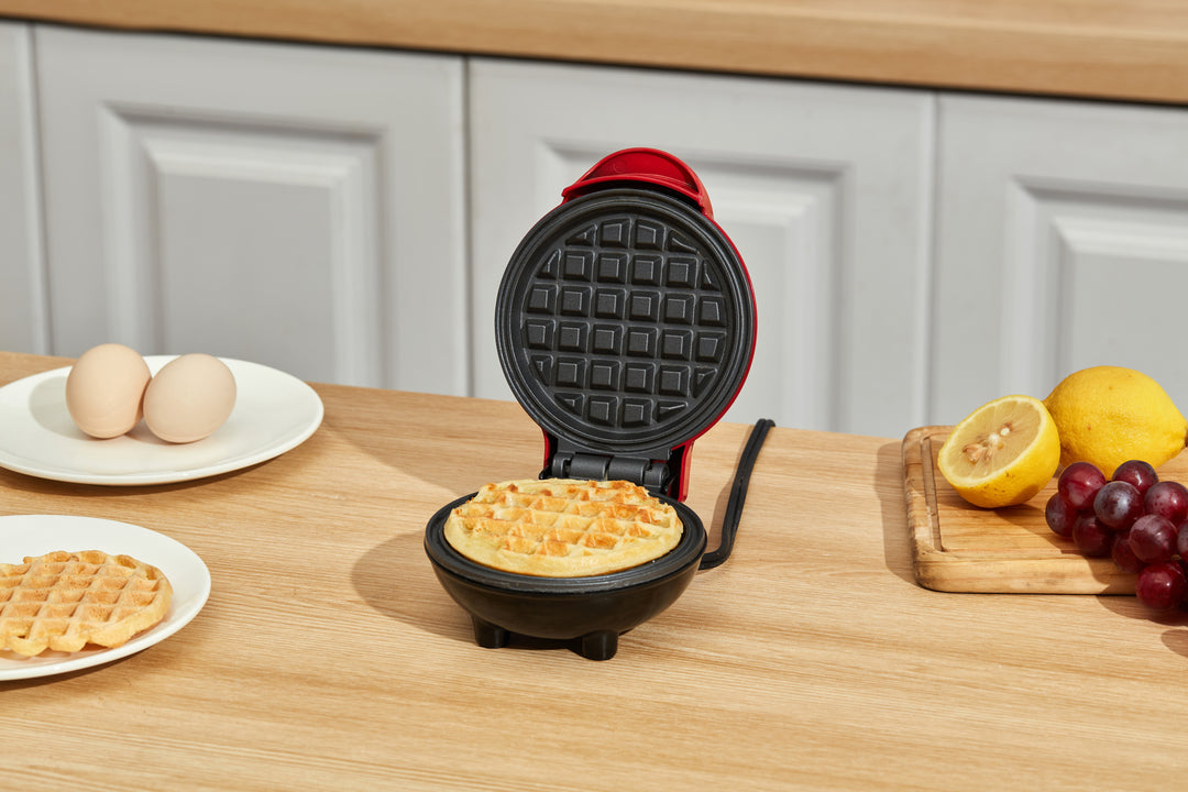 Uber Appliance Mini Waffle Maker