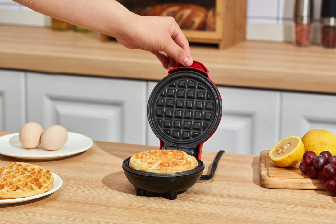 Uber Appliance Mini Waffle Maker